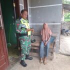 Babinsa Koramil 10/Celala Koptu Deni melaksanakan Komsos bersama warga, Rabu (30/9/2026).dok:ist