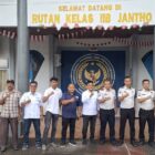 Ketua SMSI Aceh Besar Zulfikar, S.Pd., bersama jajaran pengurus saat melakukan audiensi dengan Kepala Rutan Kelas IIB Jantho Hery Anggara, A.Md.IP., S.H., M.Si., Rabu (16/9/2026). Foto: Dok. SMSI Aceh Besar