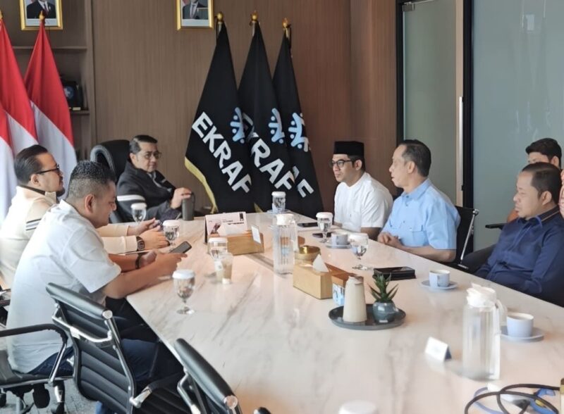 Kepala Dinas Pendidikan Dayah Aceh Muhsin Thahir bersama Komisi VII DPRA melakukan audiensi dengan Menteri Ekonomi Kreatif RI Teuku Riefky Harsya di Kantor Kementerian Ekonomi Kreatif RI, Jakarta Pusat, Jumat (4/9/2026). Foto: Dok. Istimewa 