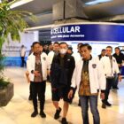Dittipidsiber Bareskrim Polri membawa tersangka FP yang masuk DPO kasus dugaan perjudian online kembali ke Indonesia setelah ditangkap di Thailand, Jumat (25/9/2026). Foto: Dok. Istimewa 