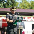 Kasdam IM Brigjen TNI Dwi Sasongko menyampaikan amanat Pangdam IM pada upacara penutupan Dikmata Infanteri TNI AD Gelombang II TA 2026 di Rindam Iskandar Muda, Aceh Besar, Rabu (9/9/2026). Foto: Dok. Istimewa