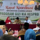 Asisten Pemerintahan, Keistimewaan Aceh dan Kesejahteraan Rakyat Setdakab Aceh Barat Ruswaidi membuka kegiatan koordinasi implementasi jejaring layanan program gizi, kesehatan ibu dan anak, serta kesehatan reproduksi di Tiara Hotel Meulaboh, Senin (28/9/2026). Foto: Dok. Istimewa 