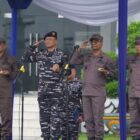 Komandan Kodaeral I Laksamana Muda TNI Deni Septiana bersama para kepala kejaksaan tinggi memimpin apel gabungan sebelum penandatanganan perjanjian kerja sama di Belawan, Jumat (16/10/2026). Foto: Dok. Istimewa
