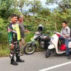 Babinsa Koramil 02/Bebesen dan serta Bhabinkamtibmas saat melaksanakan sosialisasi dan mitigasi antisipasi karhutla kepada masyarakat dan aparat desa di wilayah Pos Ramil Kute Panang, Aceh Tengah, Selasa (6/10/2026).dok:Ist