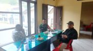 Babinsa Koramil 01/Lut Tawar, Sertu Johari, melaksanakan komunikasi sosial bersama warga binaan di Desa Asir-Asir, Selasa (13/10/2026).dok:Ist