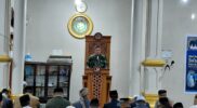 Dandim 0106/Aceh Tengah Letkol Czi Rudy Haryanto menyampaikan pesan kepada jamaah saat kegiatan Safari Subuh, Rabu (14/10/2026).dok:Ist