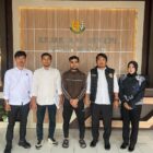 Penyidik Satreskrim Polres Bener Meriah menyerahkan tersangka dan barang bukti perkara dugaan pencurian kepada Jaksa Penuntut Umum di Kantor Kejaksaan Negeri Bener Meriah, Rabu (28/10/2026).dok:Ist