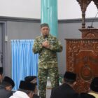 Dandim 0106/Aceh Tengah Letkol Czi Rudy Haryanto menyampaikan sambutan saat kegiatan Safari Subuh Forkopimda di Masjid Besar Al Abrar, Rabu (28/10/2026).dok:Ist