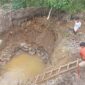 Pengerjaan pondasi awal pembangunan jembatan beton di Desa Kala Pegasing.Dok:Ist