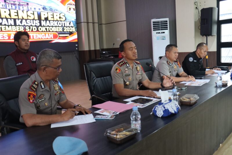  Kapolres Aceh Tengah AKBP Teguh Siswoyo, S.H., S.I.K., M.H., dalam konferensi pers bersama insan pers di Mapolres Aceh Tengah, Sabtu (31/10/2026).foto:Doc.rizkan/Acehnow.com.