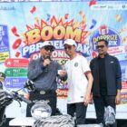 Sekdako Banda Aceh Jalaluddin membuka program Boom PBB-P2 Meledak Diskonnya yang digelar BPKK Banda Aceh dalam kegiatan Car Free Day di Jalan Tgk. Mohd. Daud Beureueh, Minggu (27/9/2026). Foto: Dok. Prokopim Kota Banda Aceh