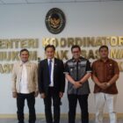 Wakil Gubernur Aceh H. Fadhlullah, didampingi Bupati Aceh Tengah, Drs. Haili Yoga, M.Si, foto bersama Menteri Koordinator Bidang Hukum, Hak Asasi Manusia, Imigrasi, dan Pemasyarakatan (Menko Kumham Imipas) Prof. Dr. Yusril Ihza Mahendra, SH, M.Sc, saat melakukan pertemuan di Kantor Kemenko Kumham Imipas, Jakarta, Rabu, (7/10/2026). Foto: Dok. Biro Adpim Setda Aceh