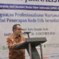 Plt. Sekda Aceh, Taufik, ST, M.Si, saat memberikan sambutan sekaligus membuka Kegiatan Pelatihan Kode Etik Jurnalistik yang diselenggarakan oleh Asosiasi Media Siber Indonesia (AMSI) Aceh, di Ayani Hotel, Banda Aceh, Sabtu (10/10/2026). Foto: Dok. Biro Adpim Setda Aceh 