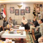 Kapolda Aceh Irjen Pol. Ruddi Setiawan menerima kunjungan silaturahmi Tim Kejaksaan Agung RI di Mapolda Aceh, Banda Aceh, Kamis (1/10/2026). Foto: Dok. Istimewa