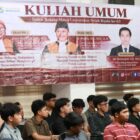 Mahasiswa Fakultas Hukum Universitas Syiah Kuala mengikuti kuliah umum bersama dua Hakim Agung Mahkamah Agung RI yang membahas perkembangan hukum, KUHP baru, keadilan dan integritas profesi hukum, Kamis (1/10/2026). Foto: Dok. Istimewa